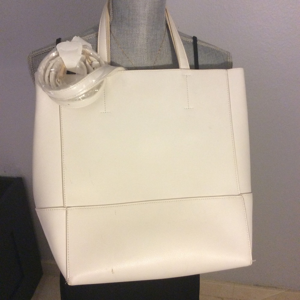 Medium sized cream tote.